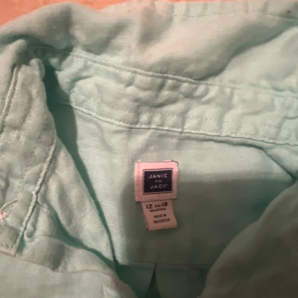 Button up - Picture 2 of 2